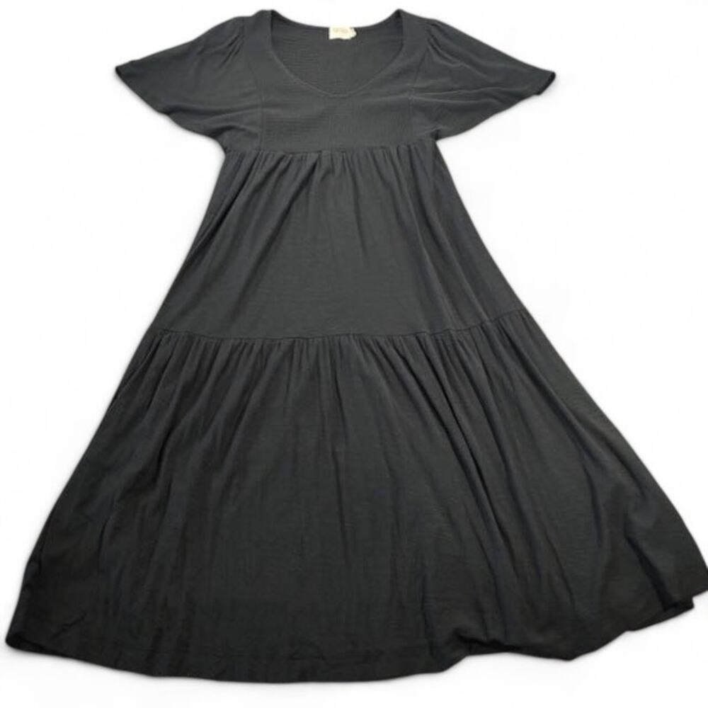 Black Women's Tiered Short-Sleeve Dress - Classic Everyday Style